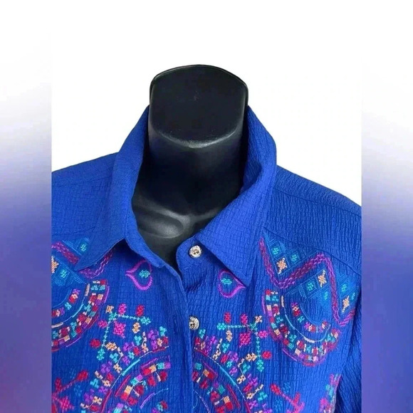 Caleooa women’s long sleeve button down blue embroidered with pockets shirt sz M - Picture 7 of 7